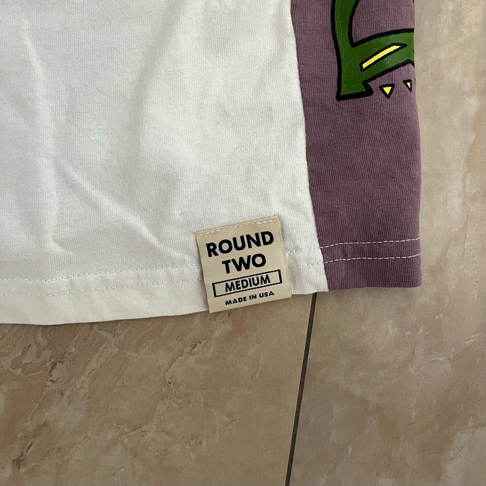 Round Two Bugs Shorts - Men’s Size Medium‎ - Picture 4 of 6